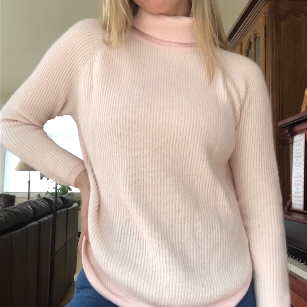 Pink Knit - Picture 2 of 7
